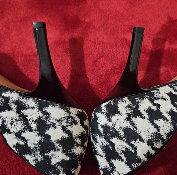 Anne Klein Black and White Houndstooth Heels - Picture 9 of 11